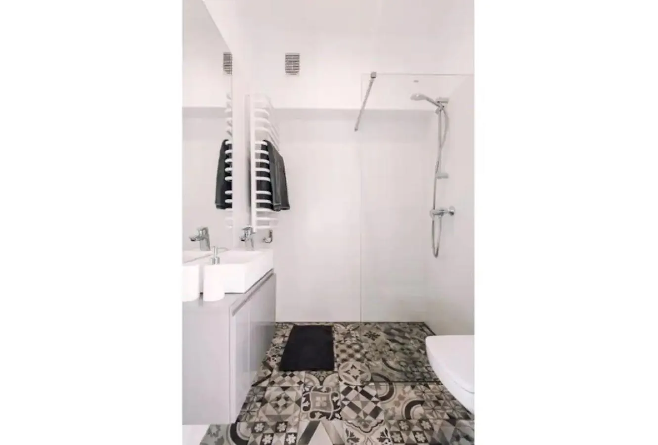 1 - Bedroom Apartment - 11 Pilsudskiego Street Krakow