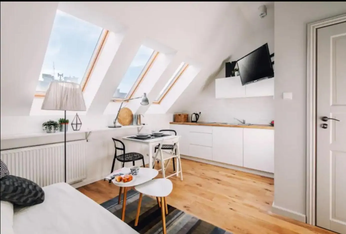 1 - Bedroom Apartment - 11 Pilsudskiego Street Krakow Poland